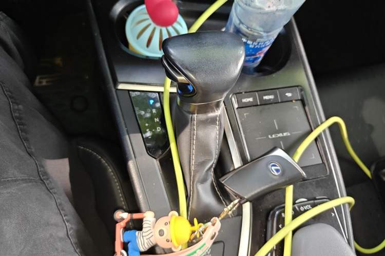 Used Lexus UX 2020 260h Explore-Cool Edition Gear Lever