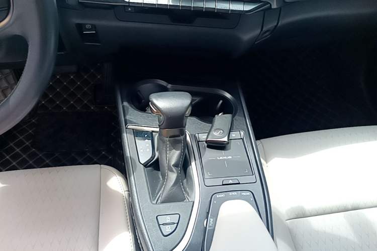 Used Lexus UX 2020 200 Special Edition Gear Lever
