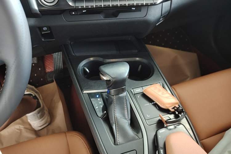 Used Lexus UX 2020 200 Special Edition Gear Lever