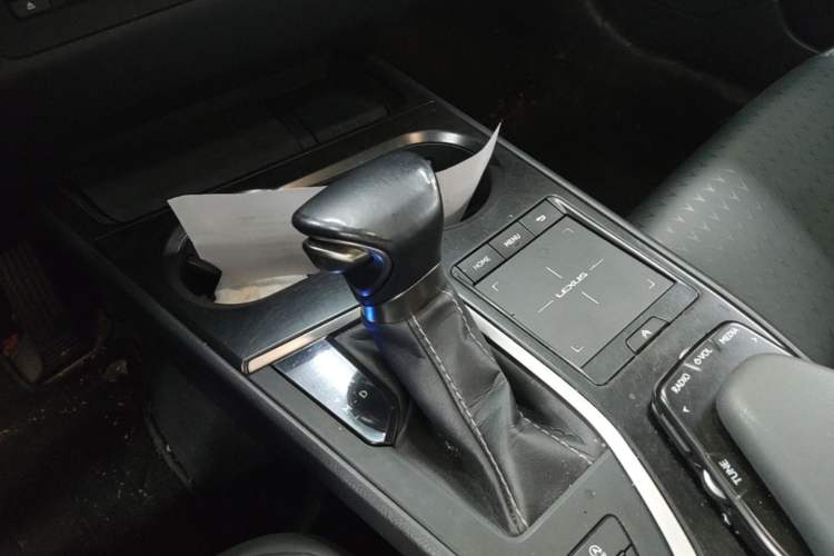 Used Lexus UX 2020 200 Special Edition Gear Lever