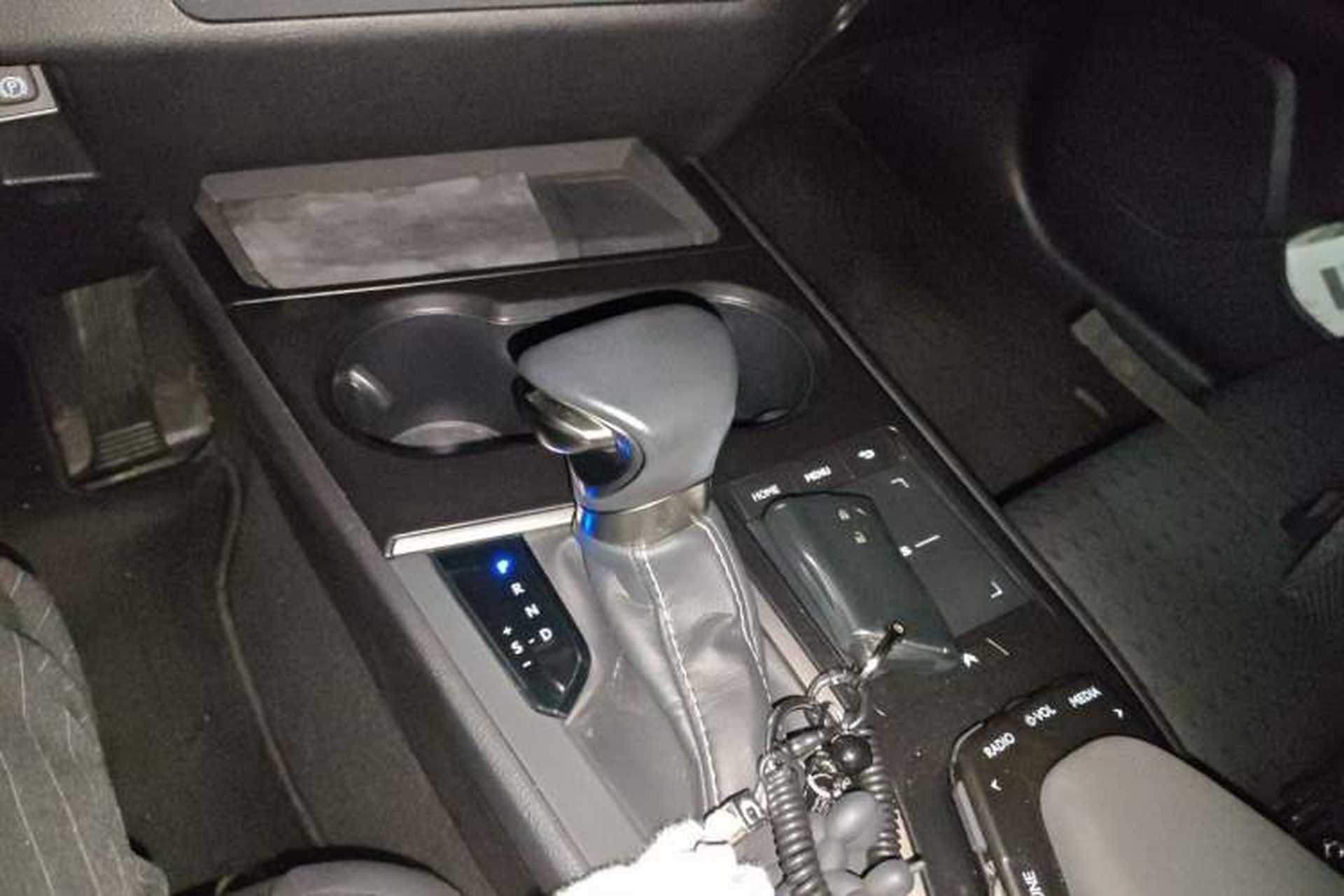 Used Lexus UX 2020 260h Explore-Cool Edition Gear Lever