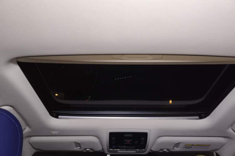 Used Lexus UX 2020 260h Explore & Enjoy Edition Headliner