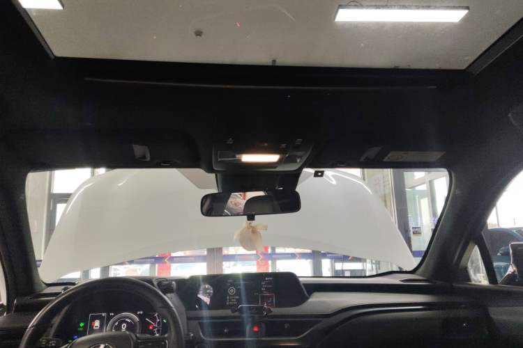 Used Lexus UX 2020 260h Explore & Adventure Edition Headliner