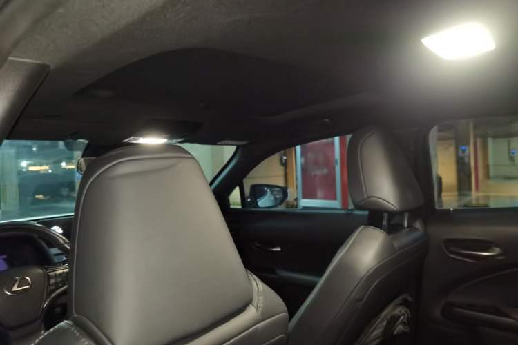 Used Lexus UX 2020 260h Explore & Adventure Edition Headliner