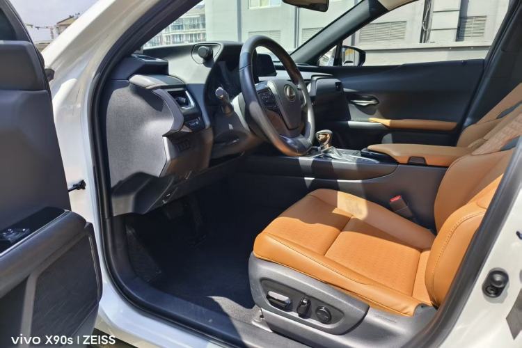 Used Lexus UX 2020 260h Explore-Cool Edition Interior 1