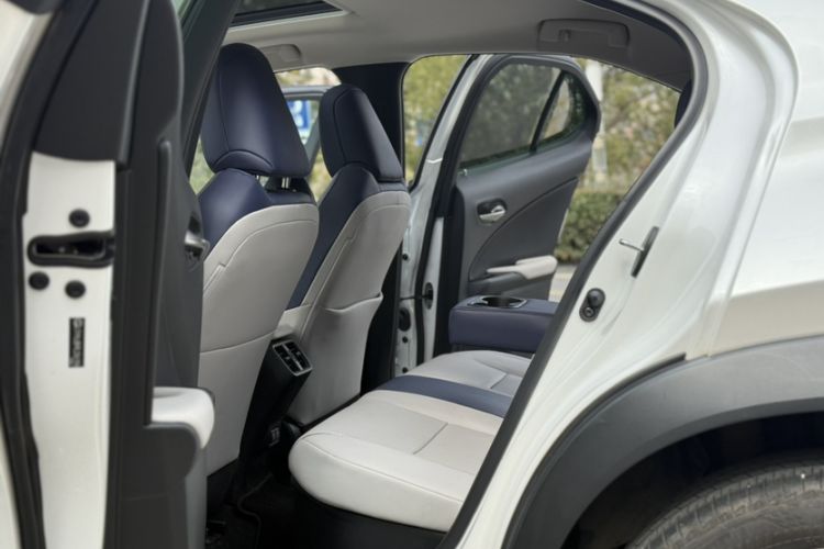 Used Lexus UX 2020 260h Explore & Enjoy Edition Interior 2