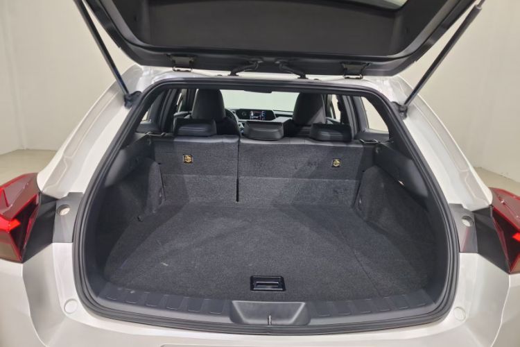 Used Lexus UX 2020 260h Explore-Cool Edition Interior 2