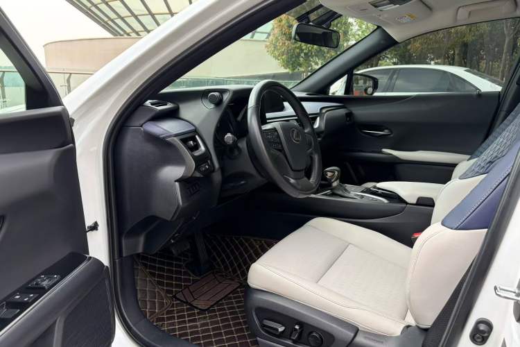 Used Lexus UX 2020 260h Explore-Cool Edition Interior 2