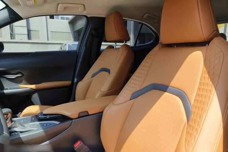 Used Lexus UX 2020 260h Explore-Cool Edition Interior 2