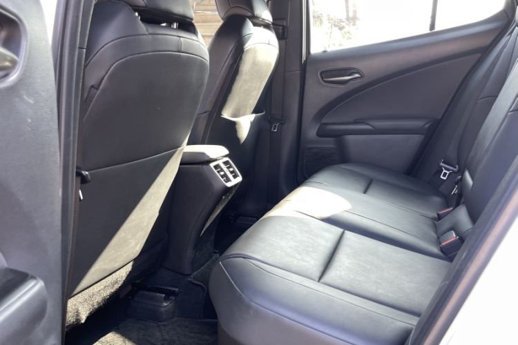 Used Lexus UX 2020 260h Explore-Cool Edition Interior 3