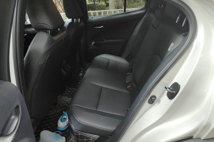 Used Lexus UX 2020 260h Explore & Adventure Edition Interior 4