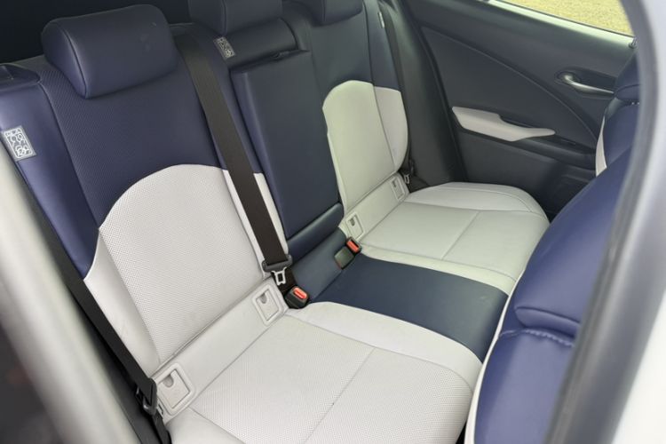 Used Lexus UX 2020 260h Explore & Enjoy Edition Interior 5