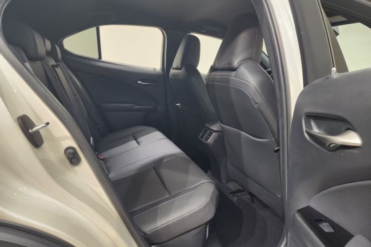 Used Lexus UX 2020 260h Explore-Cool Edition Interior 6
