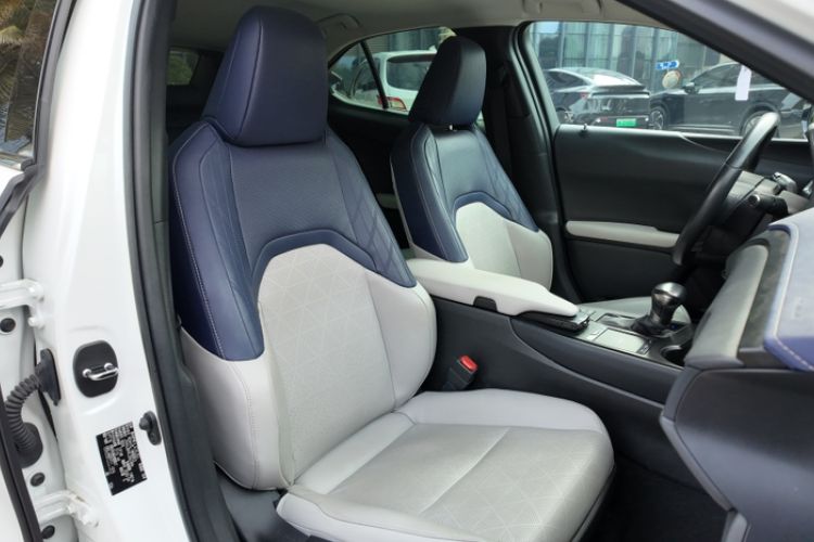 Used Lexus UX 2020 260h Explore & Enjoy Edition Interior 8