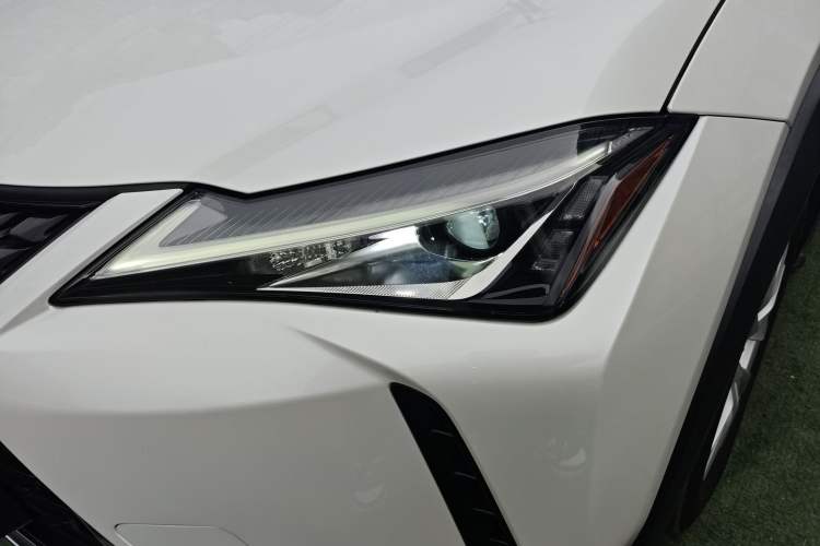 Used Lexus UX 2020 260h Explore & Adventure Edition Left Front Headlight