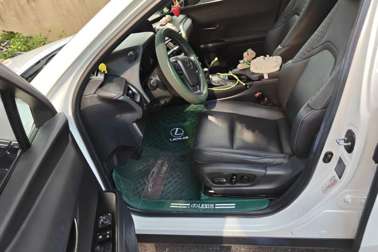Used Lexus UX 2020 260h Explore-Cool Edition Left Front Seat