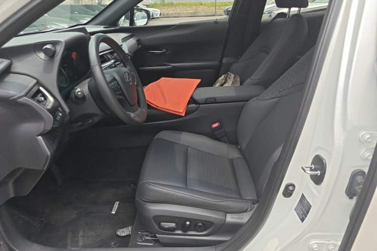Used Lexus UX 2020 260h Explore & Adventure Edition Left Front Seat