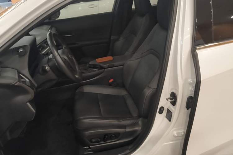 Used Lexus UX 2020 260h Explore & Adventure Edition Left Front Seat