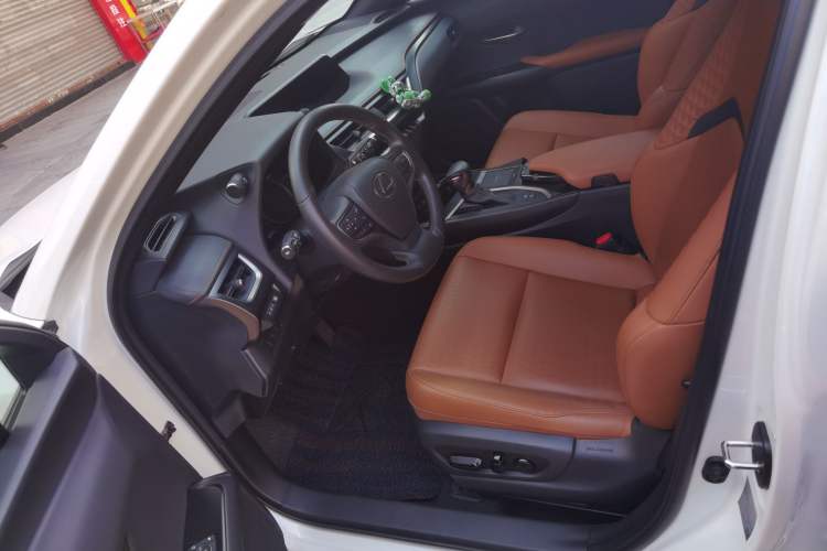 Used Lexus UX 2020 260h Explore & Adventure Edition Left Front Seat
