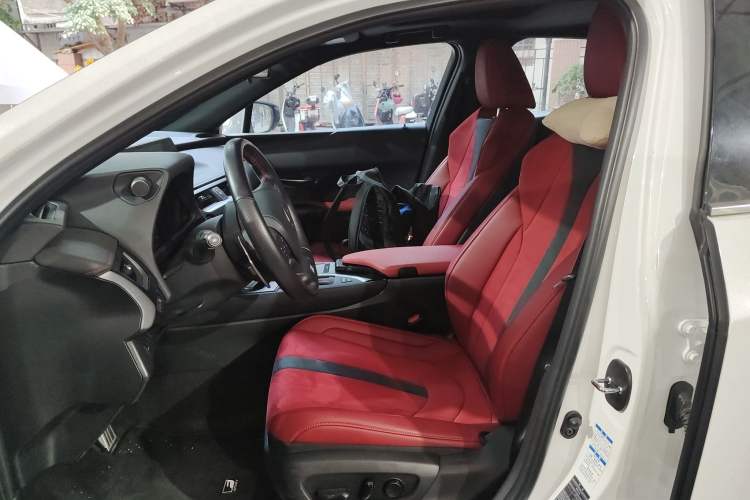 Used Lexus UX 2020 260h F SPORT All-Wheel-Drive Version Left Front Seat