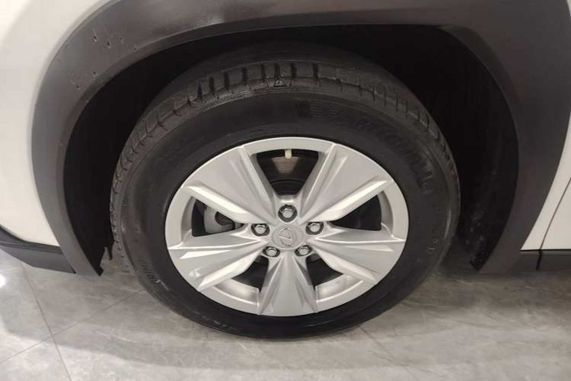 Used Lexus UX 2020 200 Special Edition Left Front Wheel Hub