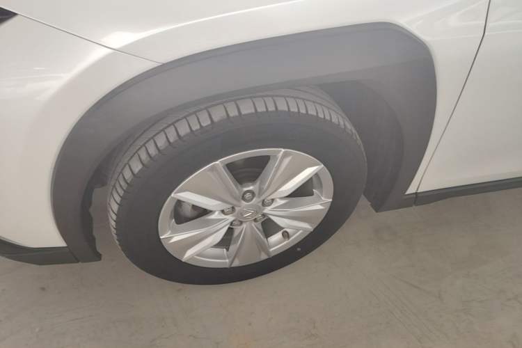 Used Lexus UX 2020 200 Special Edition Left Front Wheel Hub