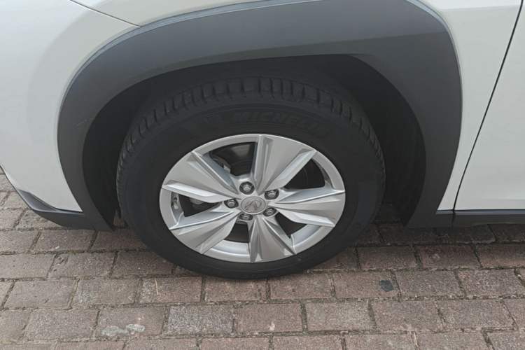 Used Lexus UX 2020 200 Special Edition Left Front Wheel Hub