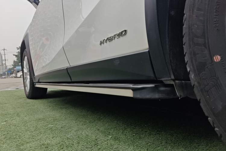 Used Lexus UX 2020 260h Explore & Adventure Edition Left Side Sill