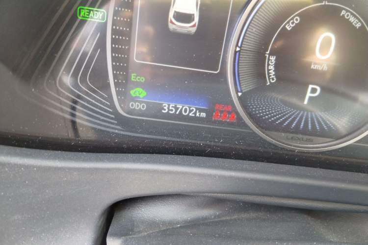 Used Lexus UX 2020 260h Explore-Cool Edition Odometer Close Up