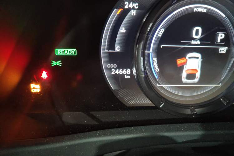 Used Lexus UX 2020 260h F SPORT All-Wheel-Drive Version Odometer Close Up