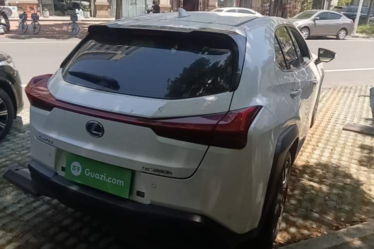 Used Lexus UX 2020 260h Explore & Enjoy Edition Rear Right 45 Deg