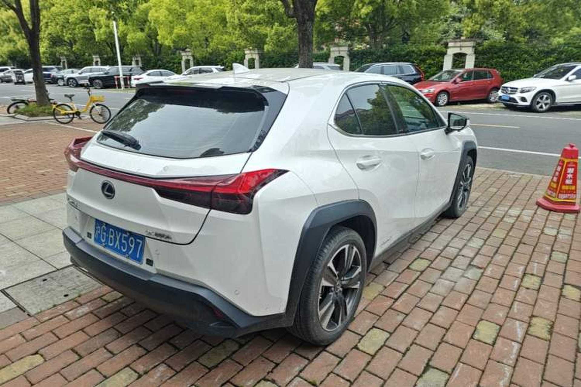 Used Lexus UX 2020 260h Explore & Enjoy Edition Rear Right 45 Deg