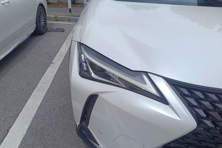 Used Lexus UX 2020 260h Explore-Cool Edition Right Front Headlight