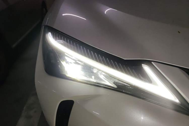 Used Lexus UX 2020 260h Explore & Adventure Edition Right Front Headlight