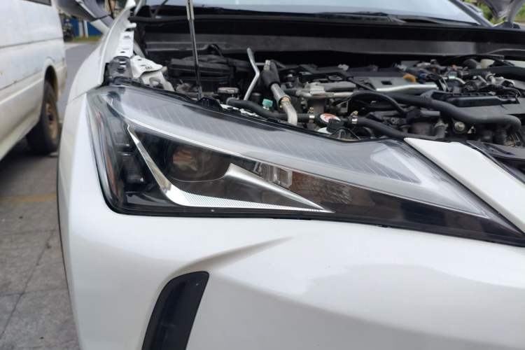 Used Lexus UX 2020 260h Explore-Cool Edition Right Front Headlight