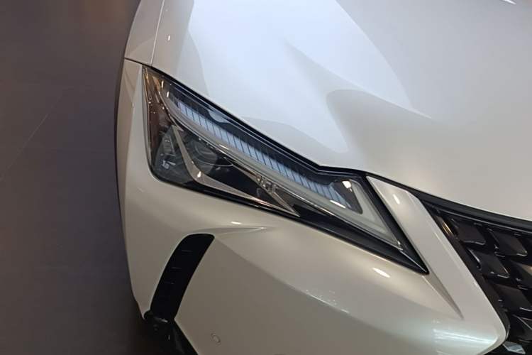 Used Lexus UX 2020 260h Explore & Adventure Edition Right Front Headlight
