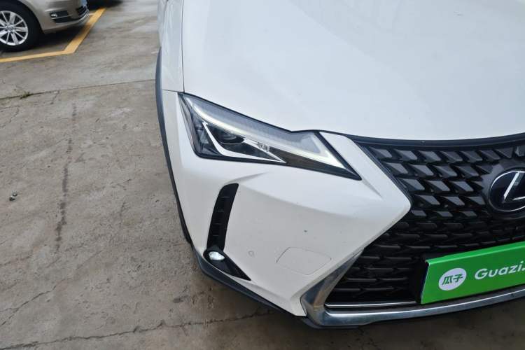 Used Lexus UX 2020 260h Explore & Adventure Edition Right Front Headlight