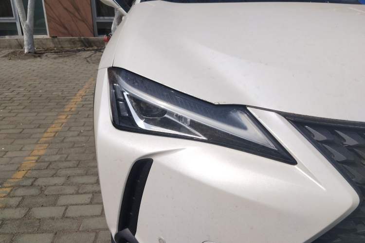 Used Lexus UX 2020 260h Explore-Cool Edition Right Front Headlight