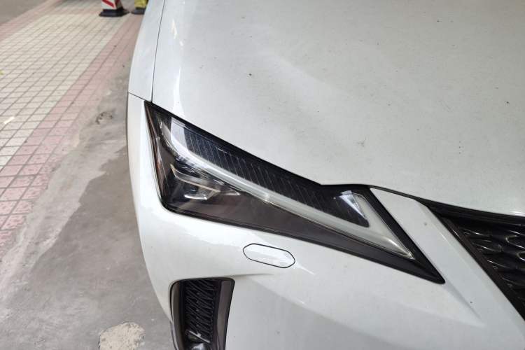 Used Lexus UX 2020 260h F SPORT All-Wheel-Drive Version Right Front Headlight
