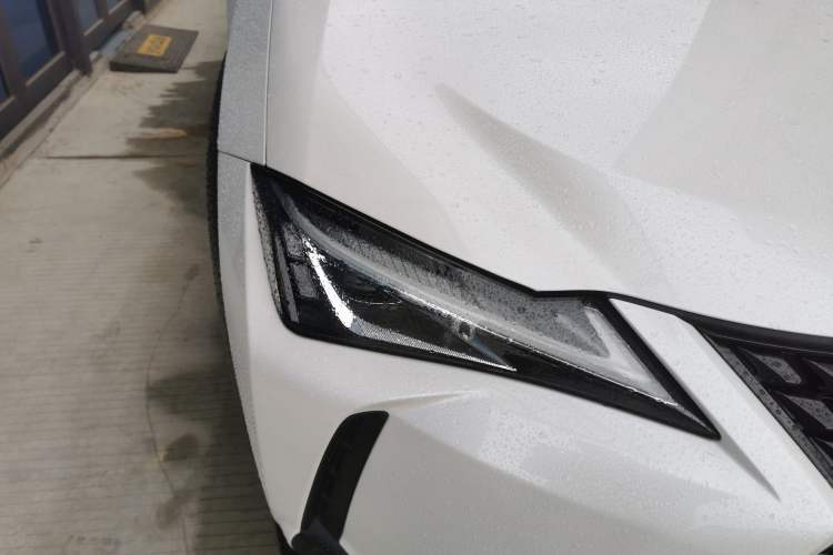 Used Lexus UX 2020 260h Explore-Cool Edition Right Front Headlight