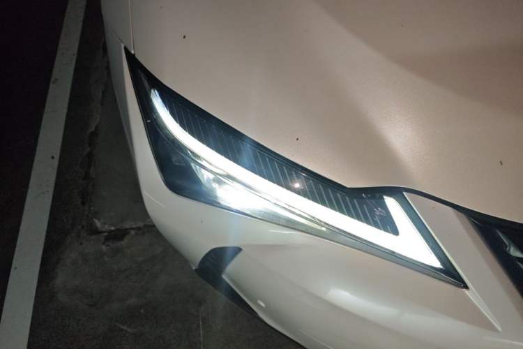 Used Lexus UX 2020 260h Explore-Cool Edition Right Front Headlight