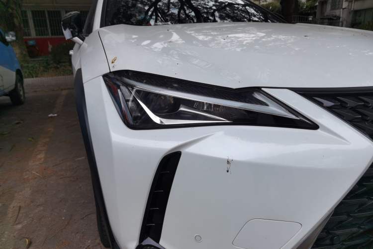 Used Lexus UX 2020 260h Explore & Adventure Edition Right Front Headlight