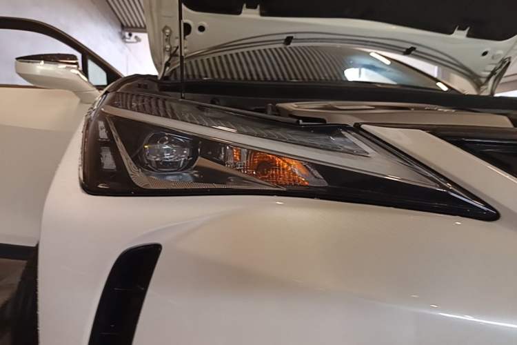 Used Lexus UX 2020 260h Explore & Adventure Edition Right Front Headlight