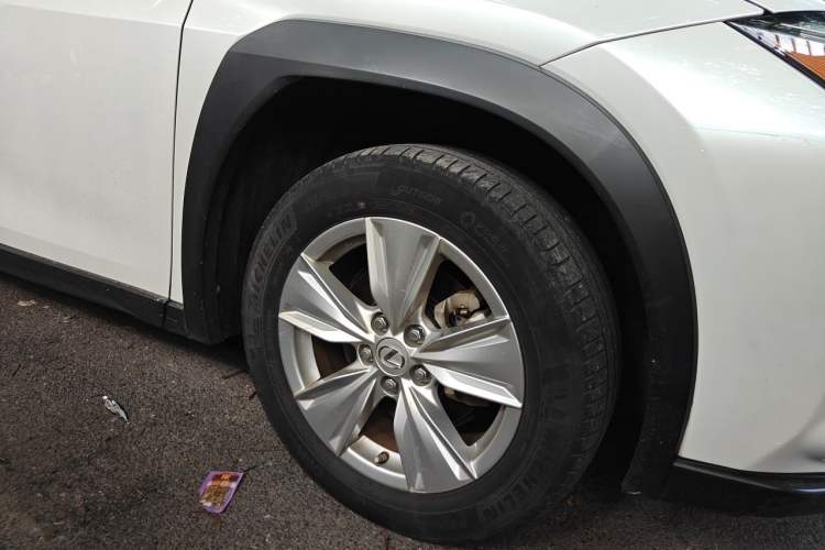Used Lexus UX 2020 260h Explore-Cool Edition Right Front Wheel Hub