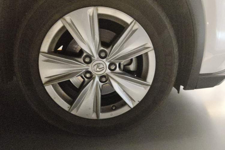 Used Lexus UX 2020 260h Explore & Adventure Edition Right Front Wheel Hub