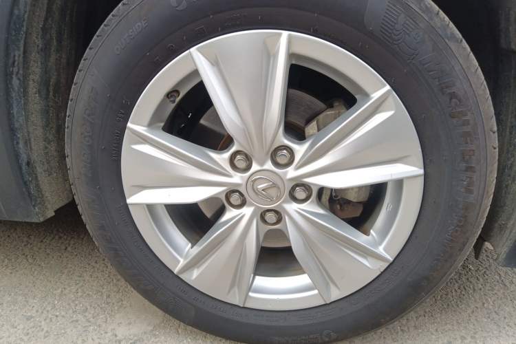 Used Lexus UX 2020 200 Special Edition Right Front Wheel Hub