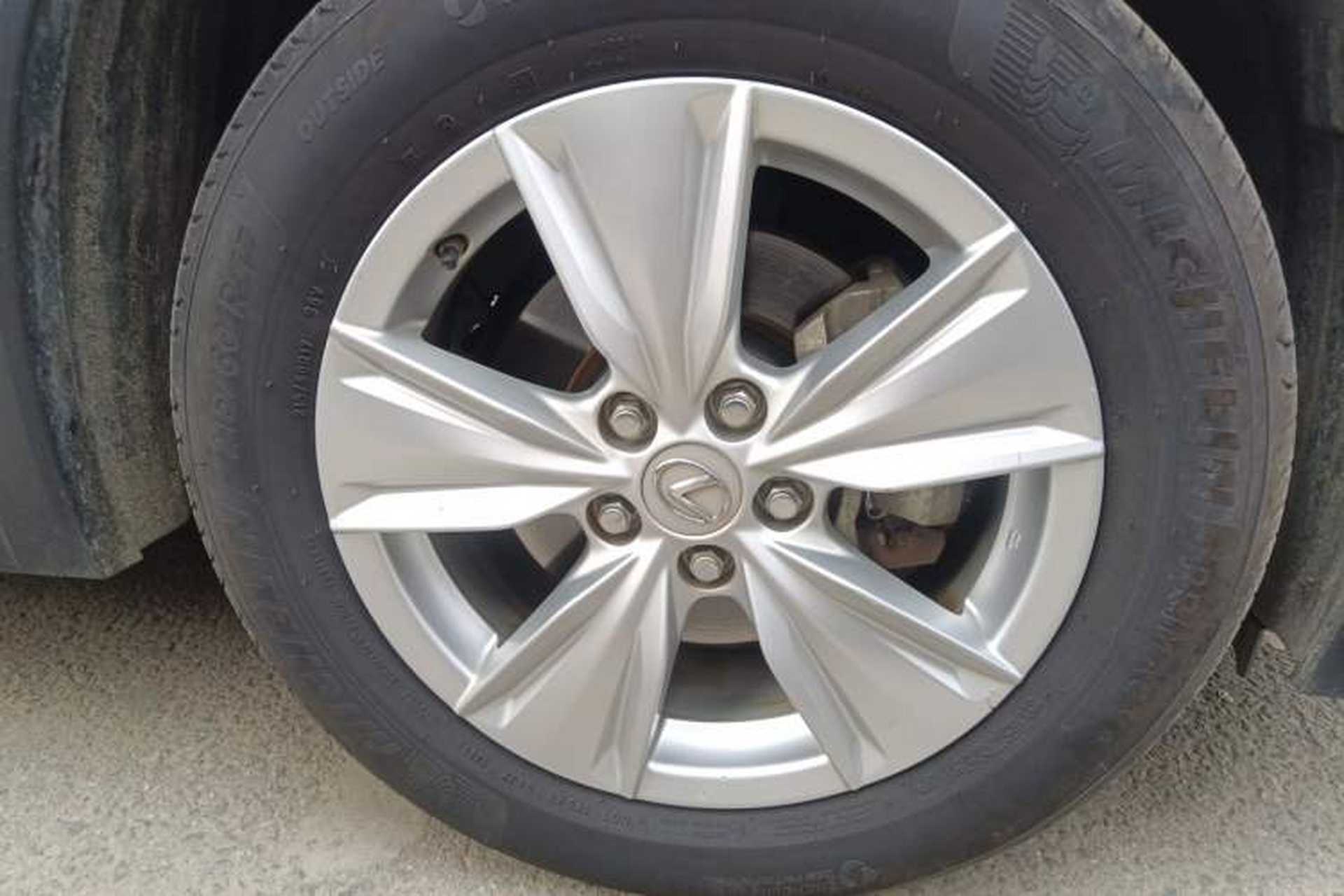 Used Lexus UX 2020 200 Special Edition Right Front Wheel Hub