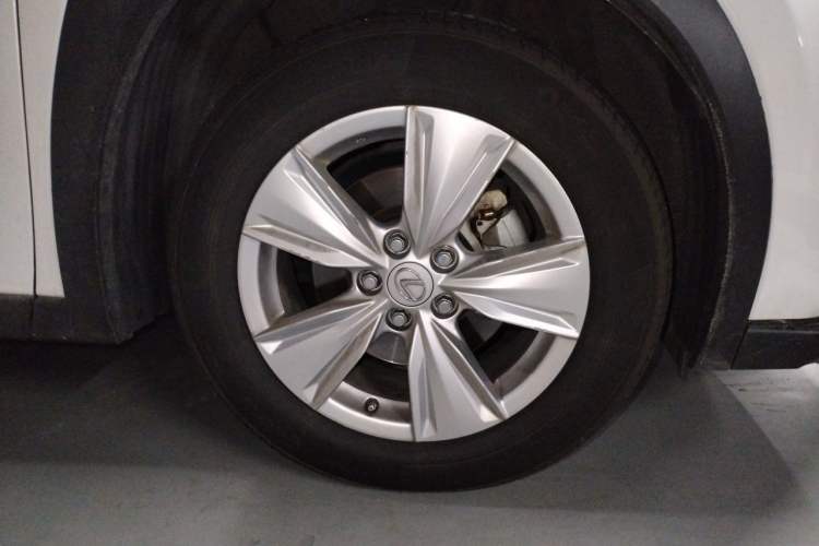 Used Lexus UX 2020 200 Special Edition Right Front Wheel Hub