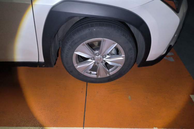 Used Lexus UX 2020 260h Explore & Adventure Edition Right Front Wheel Hub