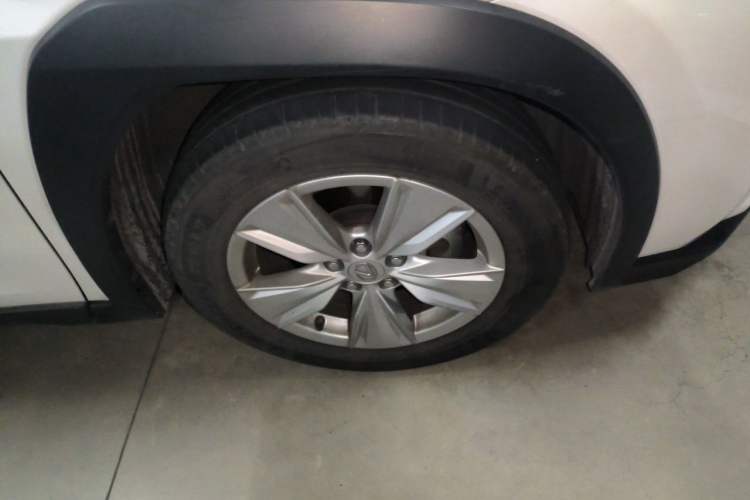 Used Lexus UX 2020 200 Special Edition Right Front Wheel Hub